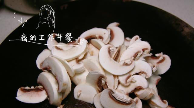  鲜美|三伏天，丝瓜和两种食材滚汤很搭，清热解暑，鲜美好喝又营养