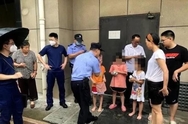  教科书|9岁女童上演“教科书”式火场逃生，还带出了弟弟妹妹