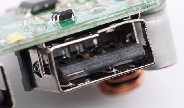  充电|万旅45W快充旅行转换插座拆解，一个便可走遍世界