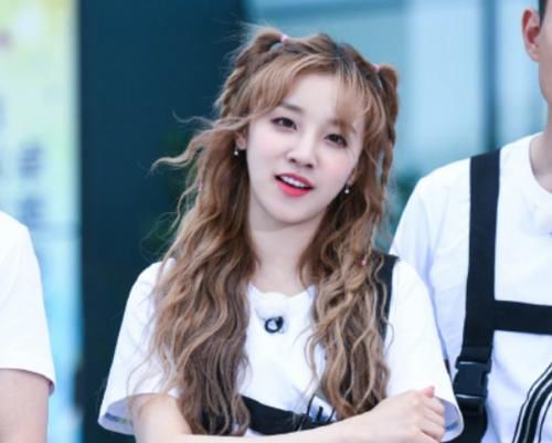  弟弟|终于看到宋雨琦上跑男，看到她在泥潭中的表现：弟弟想变妹妹了？