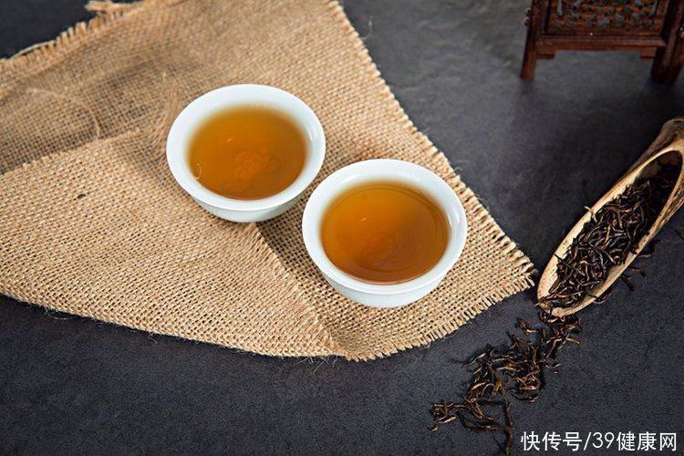 科学家公布喝茶与癌症间的关系(北大45万人研究：每日喝茶超过4克，或增加癌症风险？还能喝茶吗)