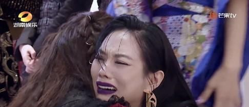  淘汰|姐姐三公舞台：孟佳solo倒数第一，最终淘汰王霏霏大哭