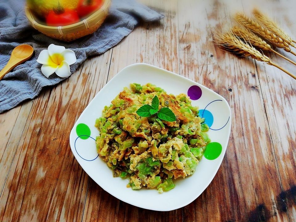  过瘾|这样吃苦瓜最过瘾，不用焯水，只要加点它，一盘都不够吃！