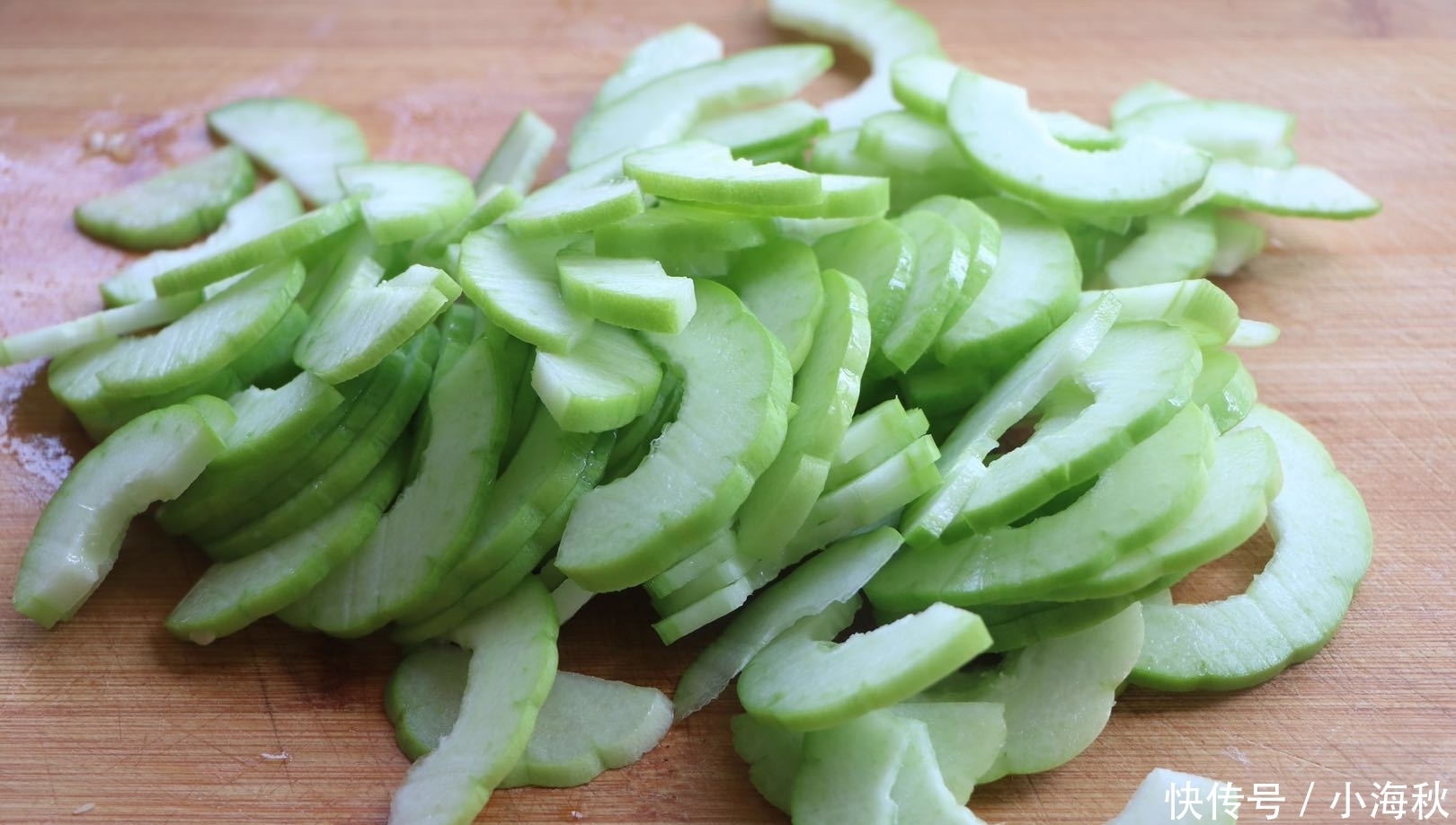 菜瓜|夏天别只知道凉拌黄瓜,比黄瓜更脆爽的凉拌菜,多吃清热解毒!