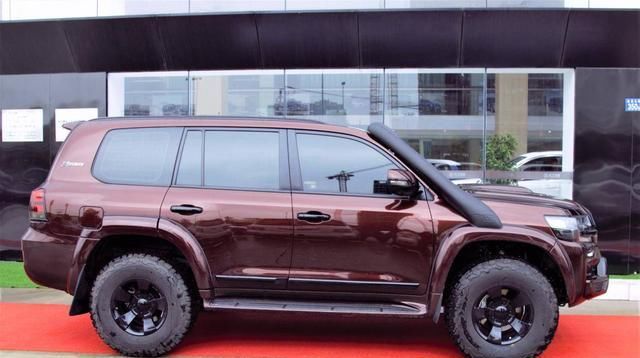  特别版车型|谁是最酷的酷路泽？酷路泽黑金刚当之无愧 有兴趣来看看