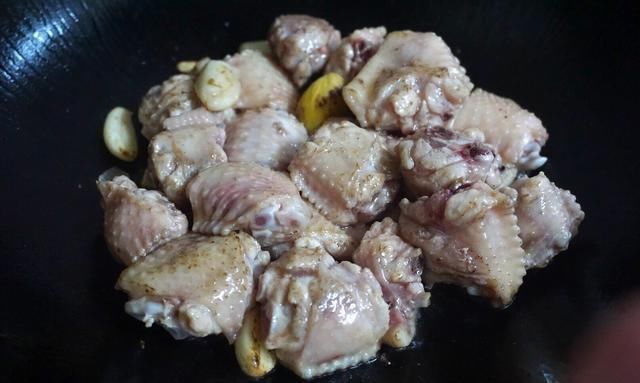 板栗鸡块|外国人叫它“人参果”,和鸡肉一起炖,健脾养胃还补肾