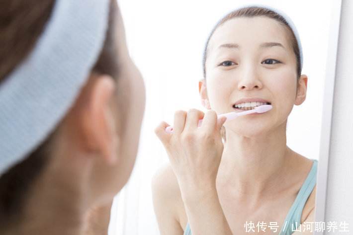 鱼刺|误吞鱼刺喝醋?喝隔夜水?饭后刷牙?不要再被骗了