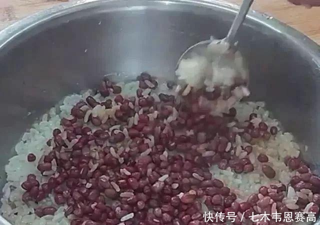 红豆|一斤糯米加一点红豆,在锅里蒸40分钟,把隔壁小孩都招来了