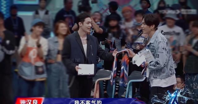  街舞|《街舞3》王一博赛区布布“一穿三”后，张艺兴赛区舞者再次完成