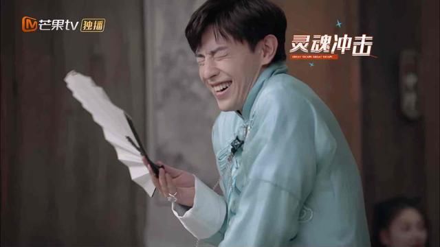  专业|杨幂笑怼邓伦哭技不行：你拍戏挺费劲！自称专业演员，不用剧组等