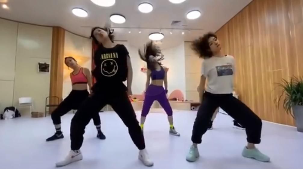  大碗宽面|一夜之间口碑崩塌！万人迷万茜是怎样变成了万人烦？