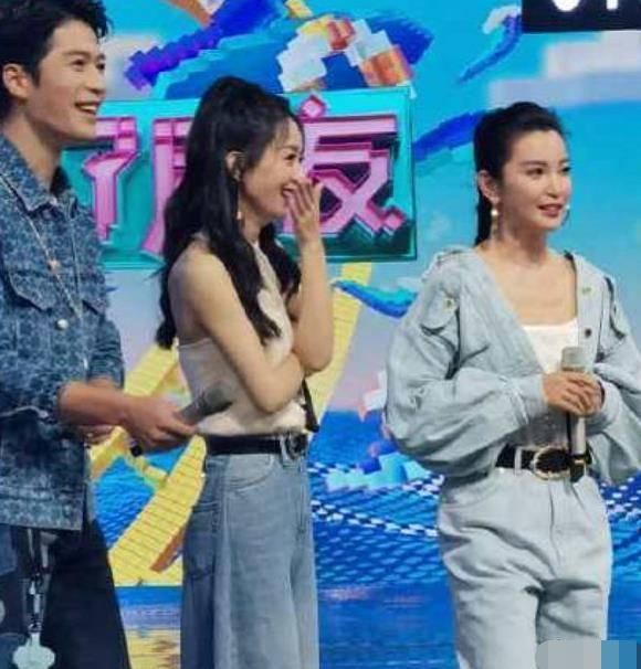  杜华|赵丽颖杜华互放狠话，赵丽颖声称不认识王一博，下一句话才是重点