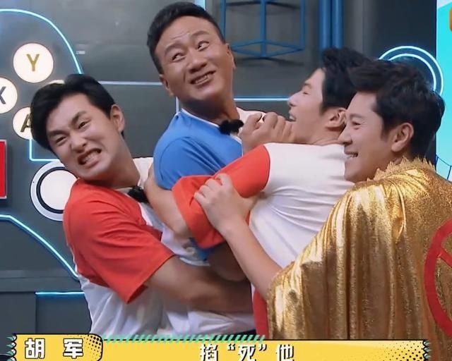  满满的|《元气满满的哥哥》把捉迷藏玩到极致，王鹤棣伪装成西瓜堆的西瓜