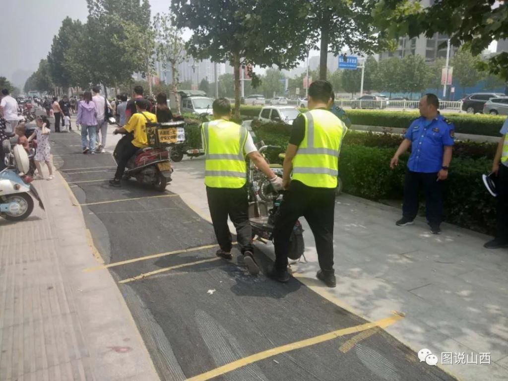 乱停乱放|临汾夜间停车开始重点整治