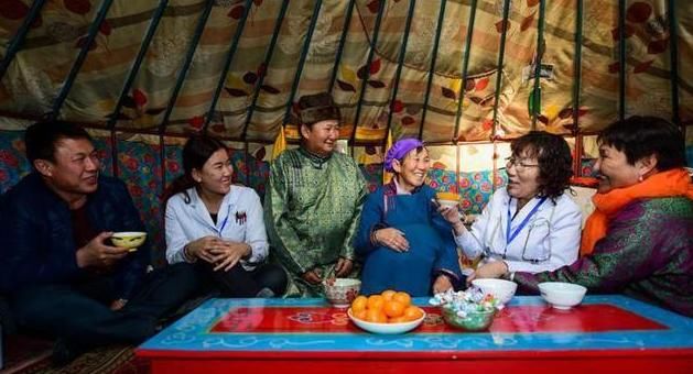 明白|蒙古一家人都睡在一个蒙古包里，新婚夫妻怎么办？看完总算明白了