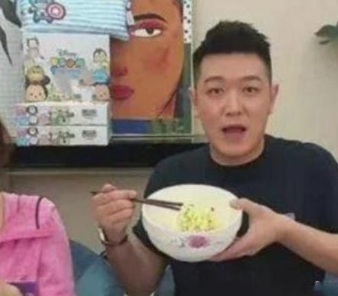  汪涵|他曾是汪涵接班人，今落魄成网红，化浓妆吃泡面显心酸