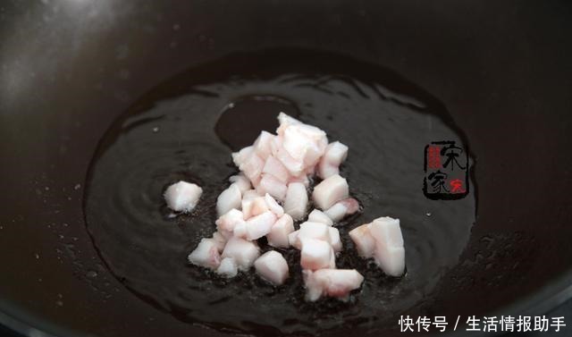 面团称为|10个素包子3个人居然吃完了!一家三口都吃撑了,这包子真香!