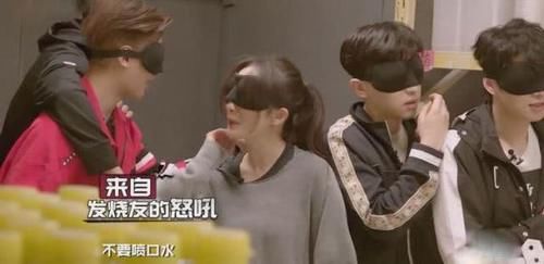  终于|《密逃》大胆了一季的黄明昊终于暴露死穴！网友：真不害臊！