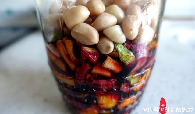 爽脆|腌好的心里美萝卜,爽脆有韧性,颜色也美,吃起来特爽快