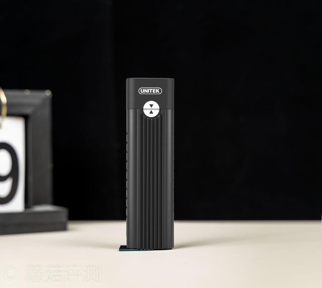  硬盘盒|极致冷静，高速稳定、优越者 M.2硬盘盒S209A 评测