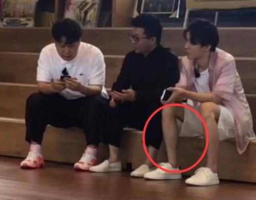  中餐厅|王俊凯录制《中餐厅》穿短裤，看到他露出的腿，快比上我胳膊了