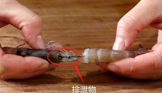  正确|虾头里面是虾黄还是排泄物？很多人不懂，结果不是吃掉就是直接扔