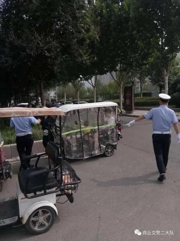 环境|看看都有那些人在破坏文明交通环境、你是否也在其中?