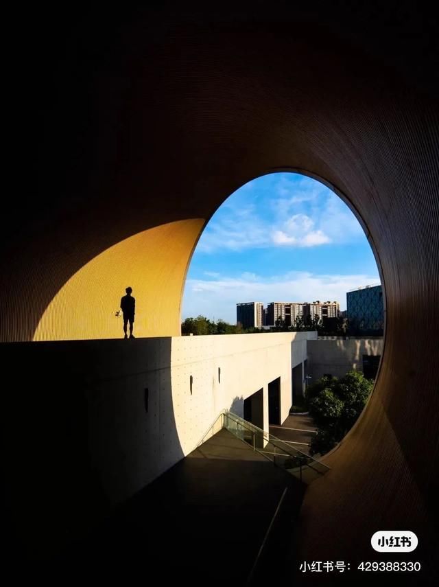 vintage|在哪儿最容易偶遇虞书欣？