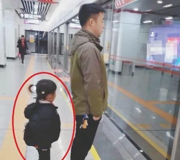 家长|“吃你个鸡腿怎么了?”男童强要邻座鸡腿,女生霸气回怼让人解气