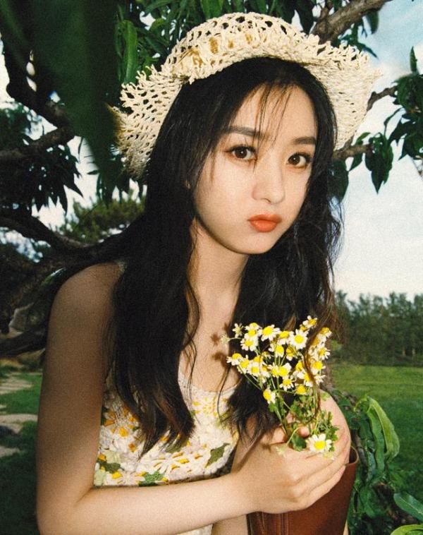  闹笑话|赵丽颖翻车了？为王一博新综宣传闹笑话，自称忠实观众却弄错名字