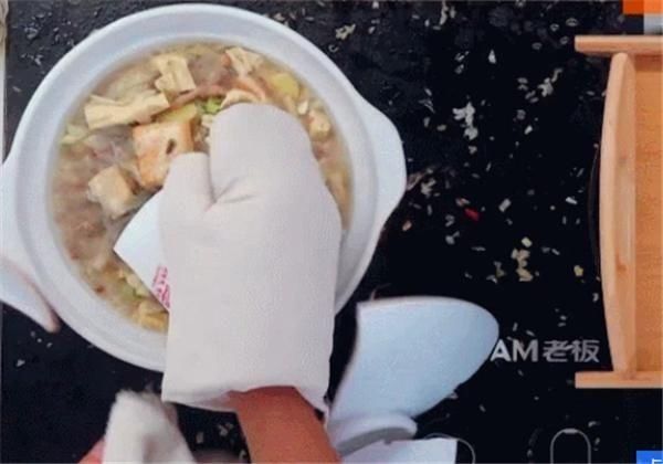  砂锅|林大厨打碎砂锅时，为何张亮一直在劝别用了？只有第一季老粉才懂