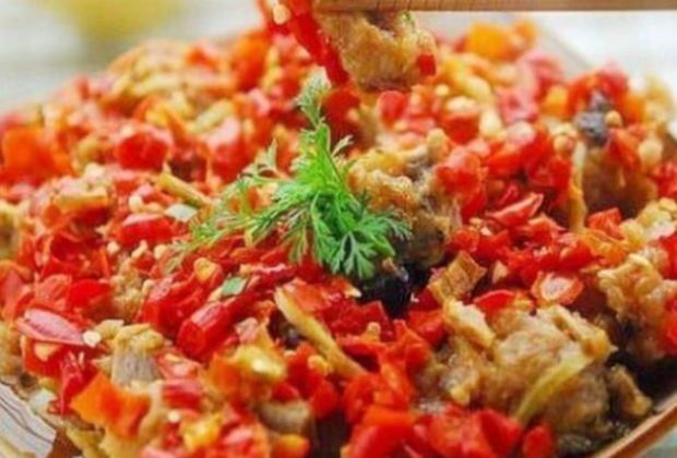 排骨|油炸猪皮汤,酥炸小黄花鱼,红烧带鱼,剁椒排骨的做法