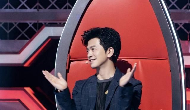  李宇春|《中国好声音》开播就糊了，4位导师成攻击目标，选手注定难出道