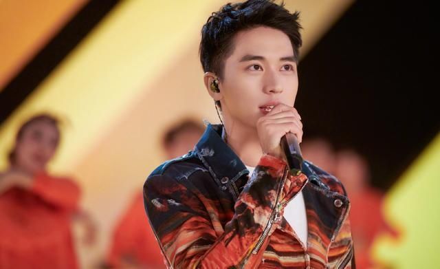  张力|许魏洲《Neverland》跨界歌王燃炸现场，舞台张力十足！