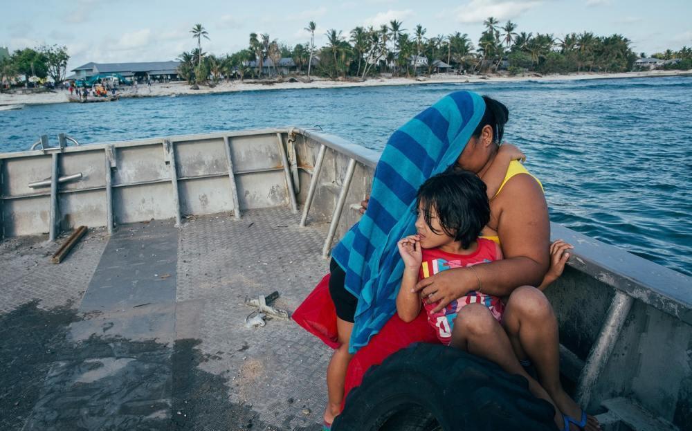 拥有|倒数第一经济体:靠太阳能发电人均拥有5头猪,居民全是双重国籍