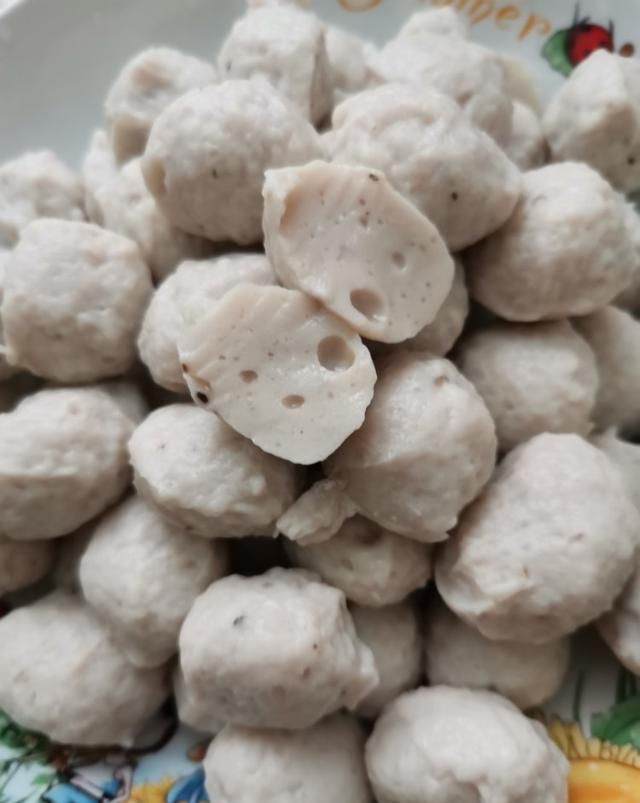 口感|教你在家做鱼丸,真材实料无添加,口感嫩滑Q弹,再也不用买着吃