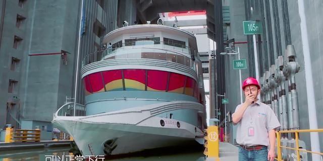  登上|《中餐厅》登上《光明日报》，第一期就被官媒安利，凭的是什么？