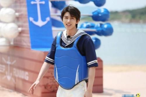  综艺|各个综艺团宠，天天向上是王一博、跑男是蔡徐坤，看到最后：谁不想宠？