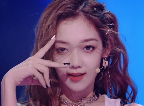  综艺节目|硬糖少女怼脸镜头：陈卓璇强势，张艺凡优越，刘些宁引争议