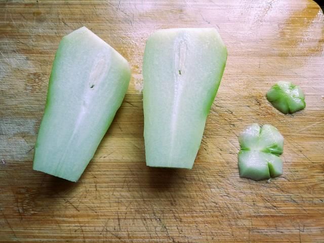  简单|补铁就吃此瓜，含铁量是南瓜的4倍，简单拌一下，清凉爽口