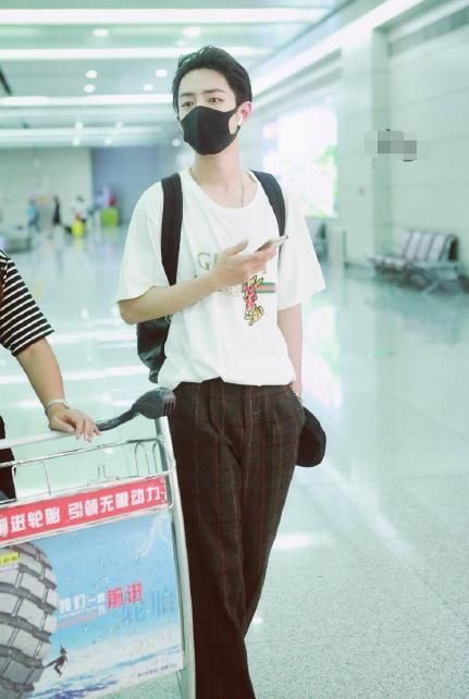  还要|有种“难复出”叫肖战，沦落到给王大陆做配角，还要“扮丑”