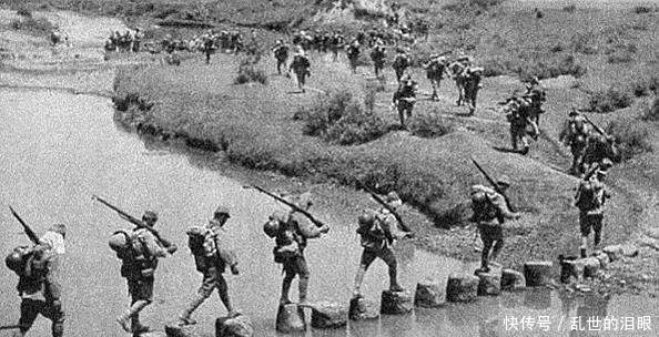个个|日本鬼子个个脚穿笨重的大皮靴, 为何反而跑得比国军快?