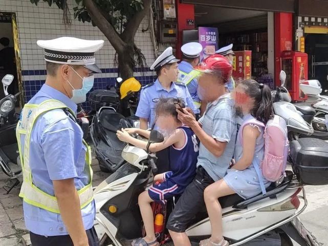 摩托车|五大曝光行动丨摩托车超载危害大，交警严惩不贷！【交通违法曝光台】