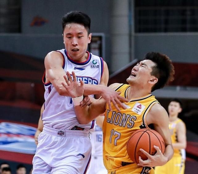  太子|太子爷三分10中6轰24分！场均2.4记三分广厦之王，可偏科太严重