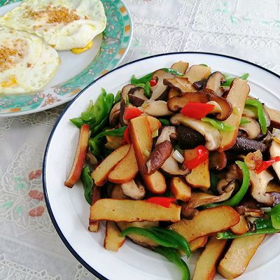  夏日|#夏日消暑，非它莫属#香菇香干炒青椒