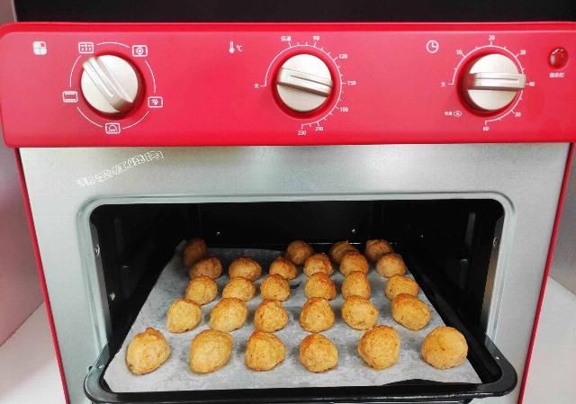  外酥|虾仁这做法外酥里嫩吃着香，不炒不蒸也不煮，做法简单几乎不用油