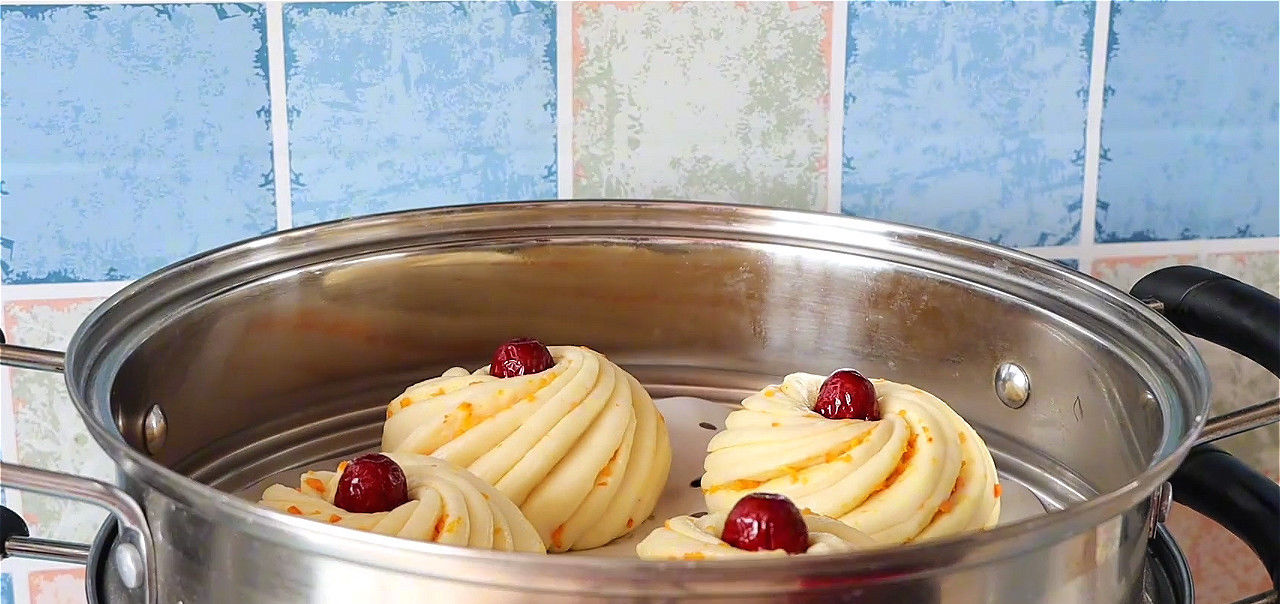  出锅暄|家常版花卷做法，一切一压，出锅暄软又香甜，新手也能做