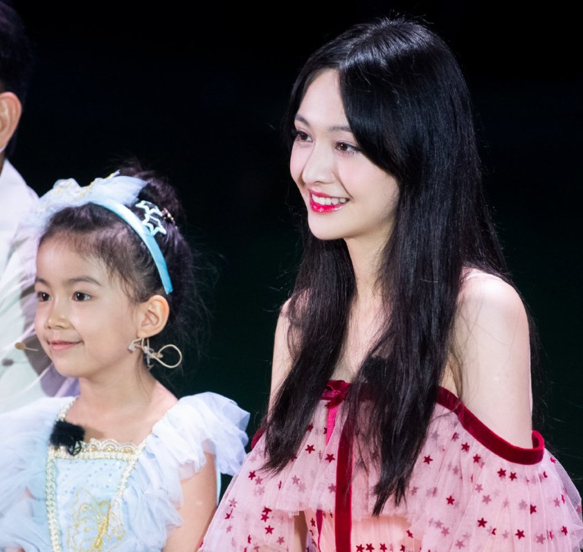  出席|《奇妙小森林》收官，嘉宾盛装出席，我却被谭松韵郑爽给美到了