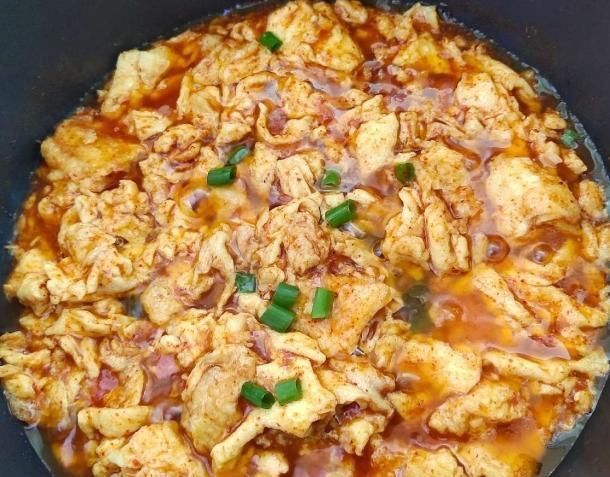 家常|家常炒蛋谁都会,但酱汁炒蛋你肯定没吃过口感嫩滑,拌饭吃秒光