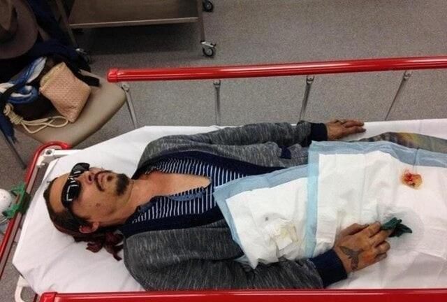  厕所|德普与前妻再战法庭！自曝曾被打到躲厕所过夜，女方还在床上大便